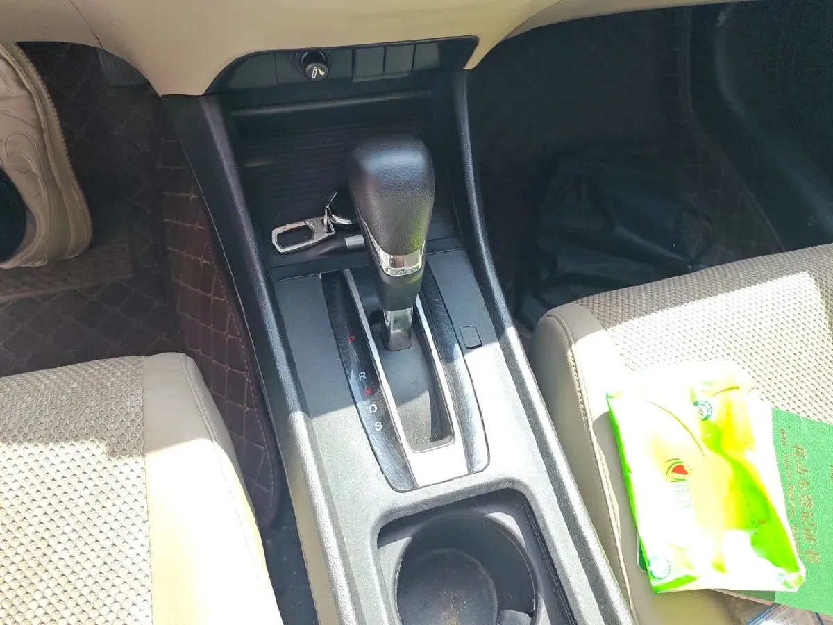 2017 Honda Jade 1.8L 141HP L4 5AT,autocango,china used car exporter,china ev exporter,chinese used car exporter,chinese used ev exporter