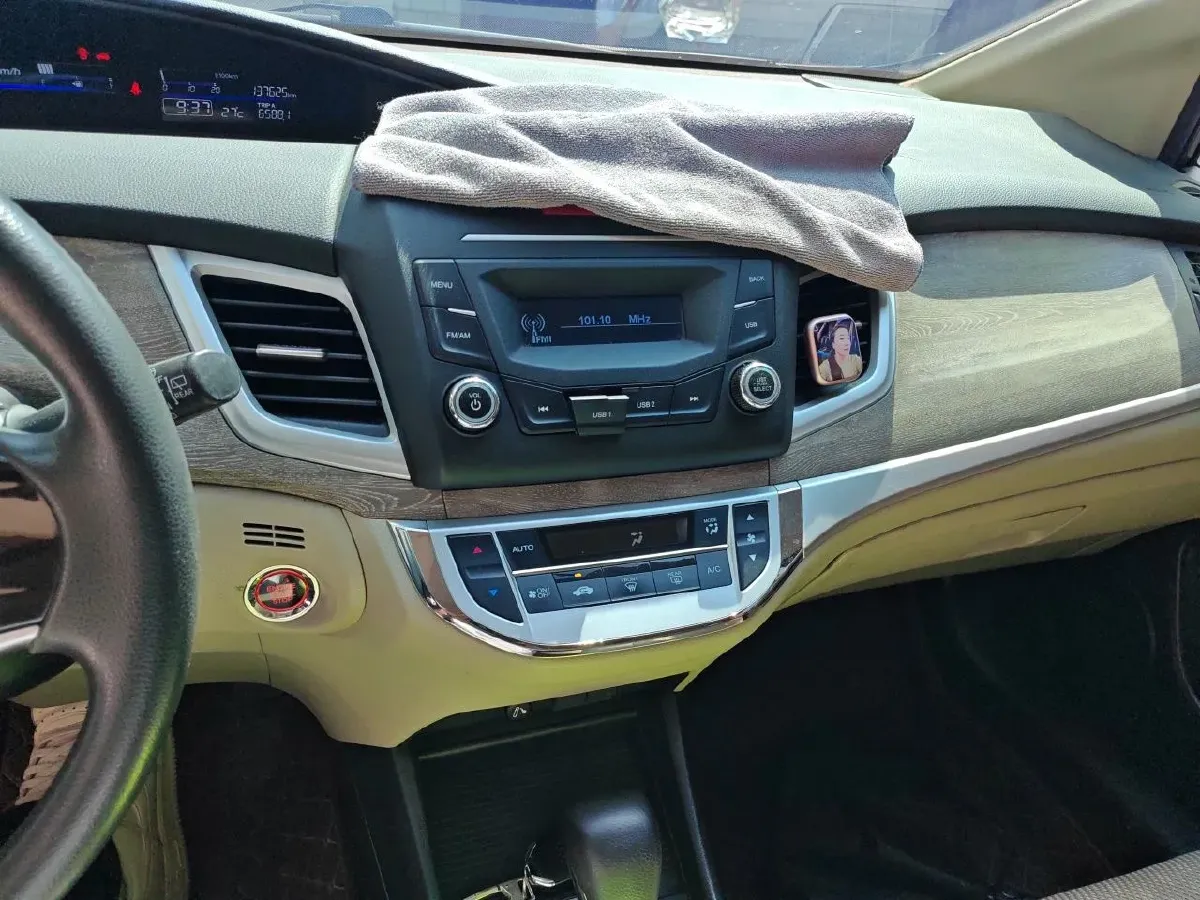 2017 Honda Jade 1.8L 141HP L4 5AT,autocango,china used car exporter,china ev exporter,chinese used car exporter,chinese used ev exporter