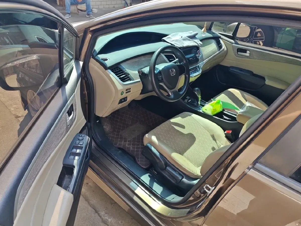 2017 Honda Jade 1.8L 141HP L4 5AT,autocango,china used car exporter,china ev exporter,chinese used car exporter,chinese used ev exporter