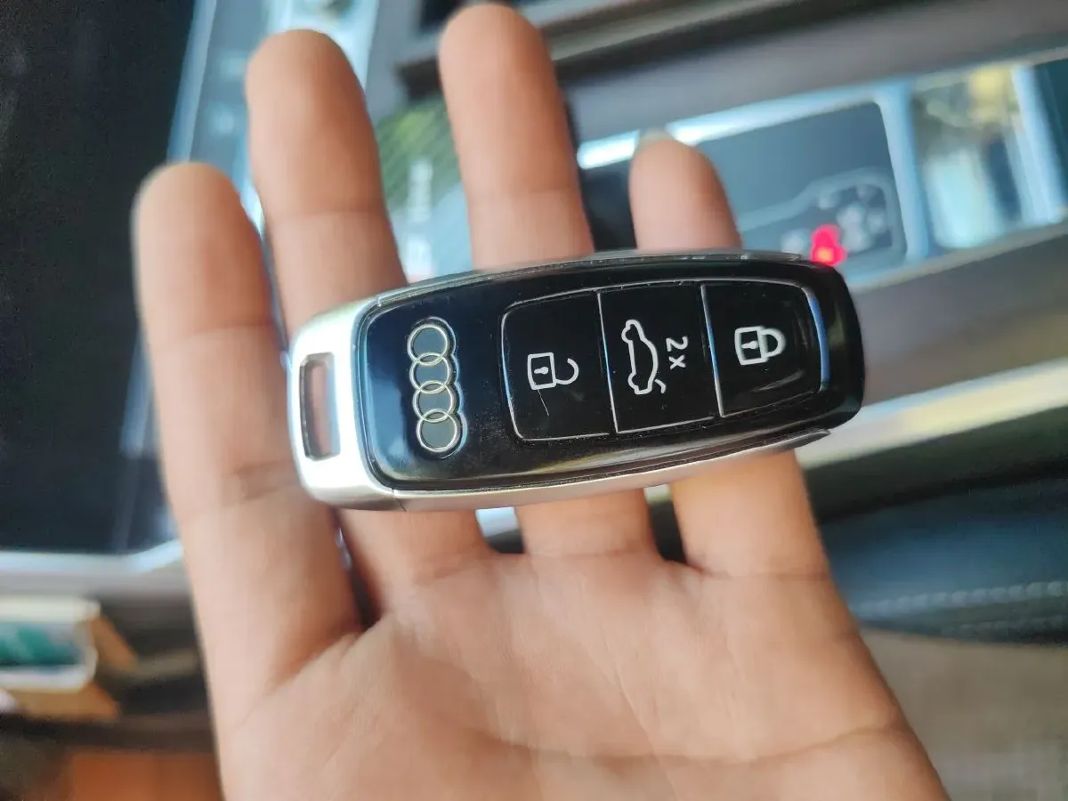 2021 Audi A6L 2.0T 190HP L4 7DCT,autocango,china used car exporter,china ev exporter,chinese used car exporter,chinese used ev exporter