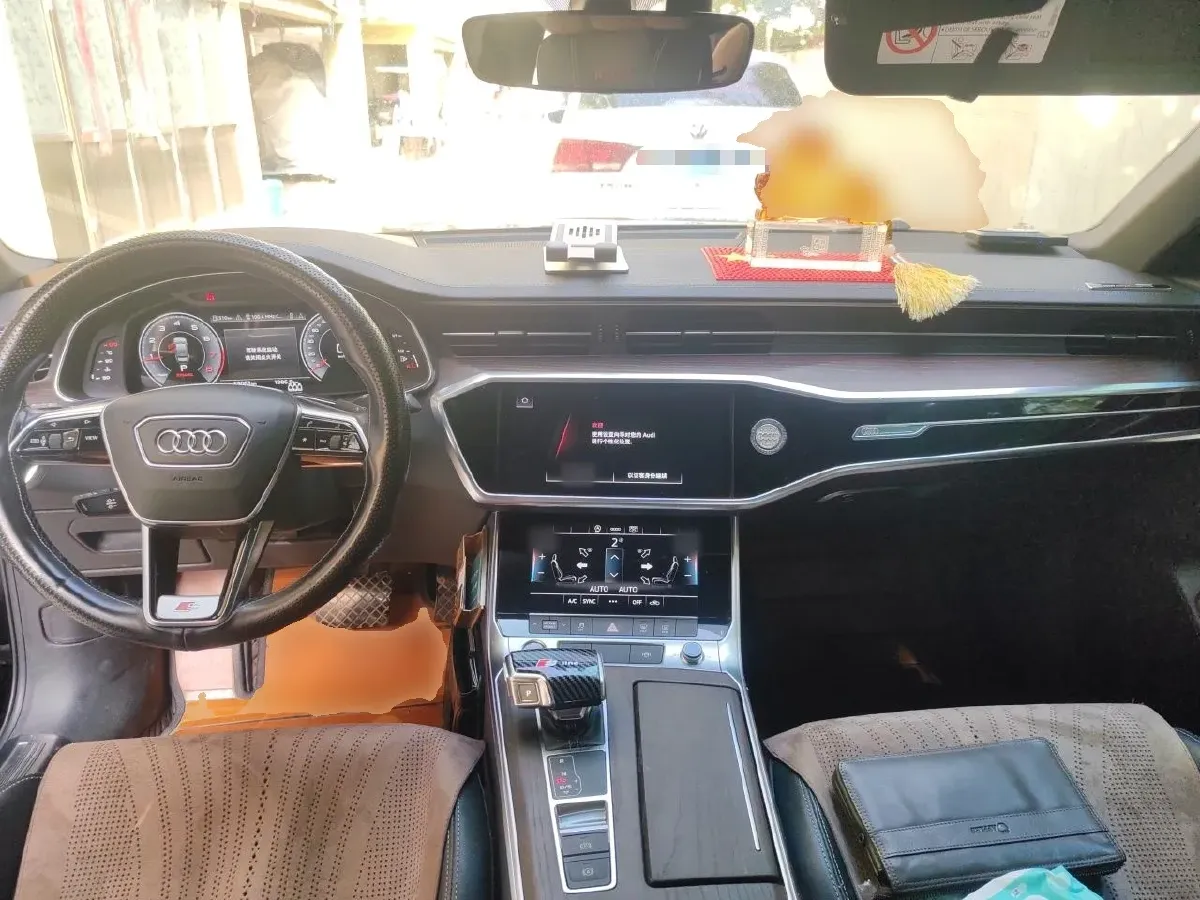 2021 Audi A6L 2.0T 190HP L4 7DCT,autocango,china used car exporter,china ev exporter,chinese used car exporter,chinese used ev exporter