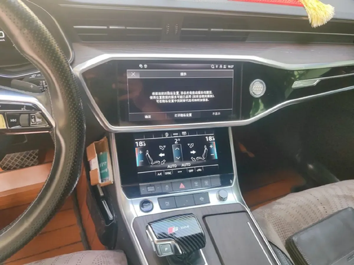 2021 Audi A6L 2.0T 190HP L4 7DCT,autocango,china used car exporter,china ev exporter,chinese used car exporter,chinese used ev exporter