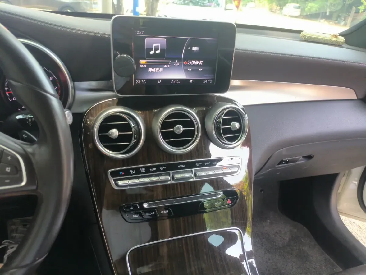 2017 Mercedes-Benz GLC Class 2.0T 211HP L4 9AT,autocango,china used car exporter,china ev exporter,chinese used car exporter,chinese used ev exporter
