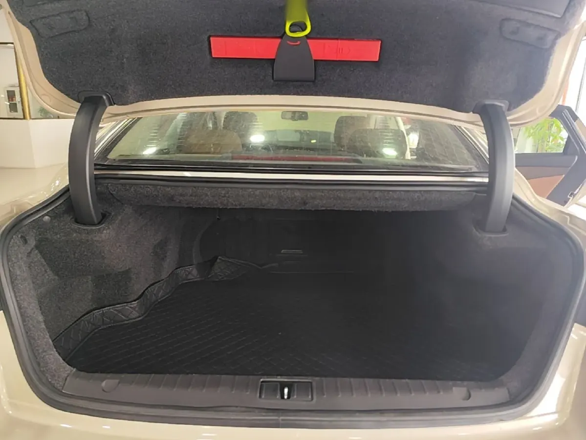 2017 Geely Emgrand GT 2.4L 162HP L4 6AT,autocango,china used car exporter,china ev exporter,chinese used car exporter,chinese used ev exporter