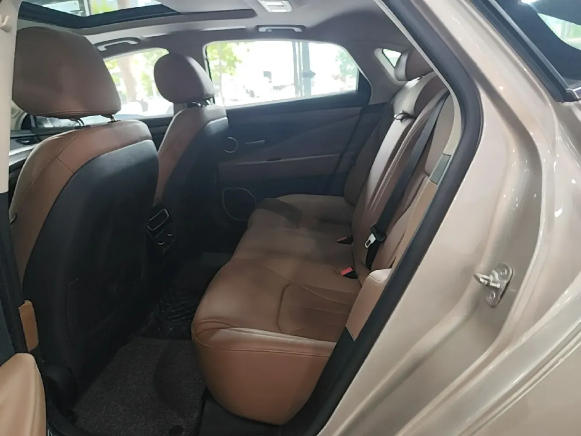 2017 Geely Emgrand GT 2.4L 162HP L4 6AT,autocango,china used car exporter,china ev exporter,chinese used car exporter,chinese used ev exporter