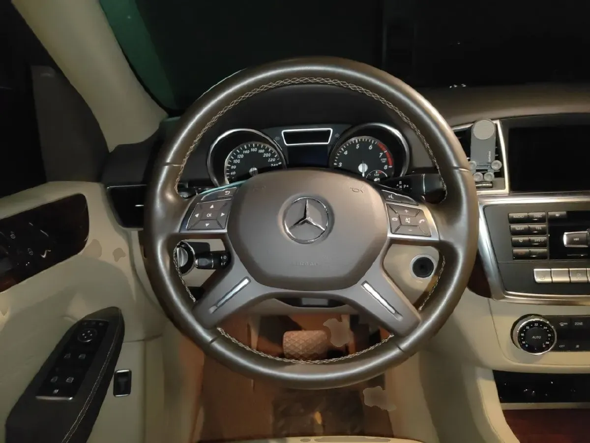 2014 Mercedes-Benz M Class 3.0T 333HP V6 7AT,autocango,china used car exporter,china ev exporter,chinese used car exporter,chinese used ev exporter
