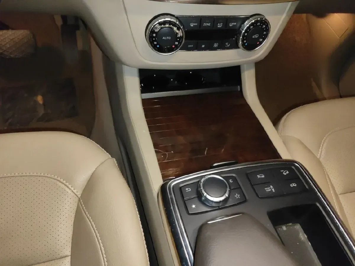 2014 Mercedes-Benz M Class 3.0T 333HP V6 7AT,autocango,china used car exporter,china ev exporter,chinese used car exporter,chinese used ev exporter
