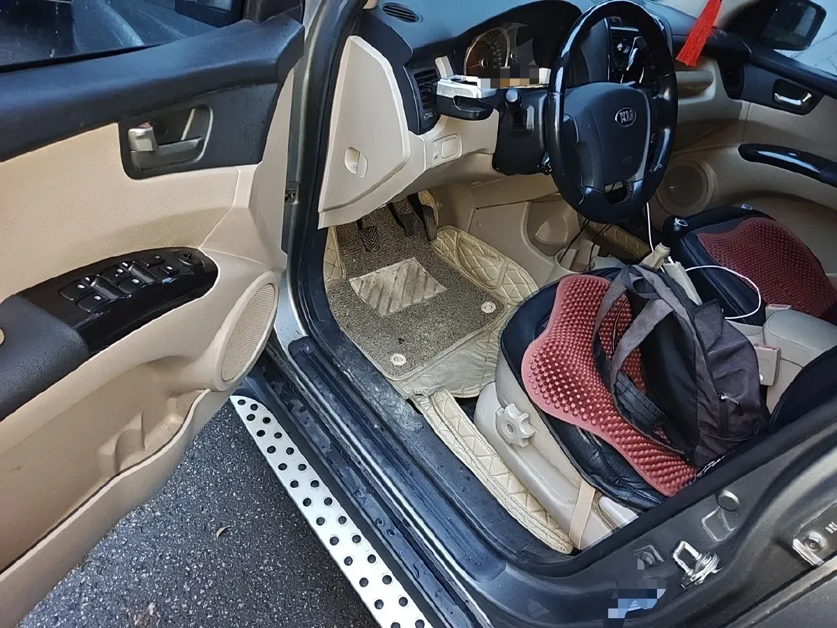 2013 Kia Sportage 2.0L 142HP L4 5MT,autocango,china used car exporter,china ev exporter,chinese used car exporter,chinese used ev exporter