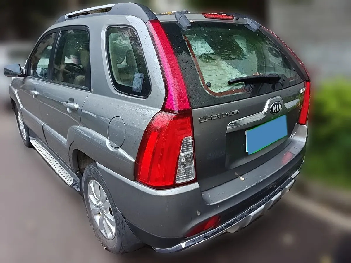 2013 Kia Sportage 2.0L 142HP L4 5MT,autocango,china used car exporter,china ev exporter,chinese used car exporter,chinese used ev exporter