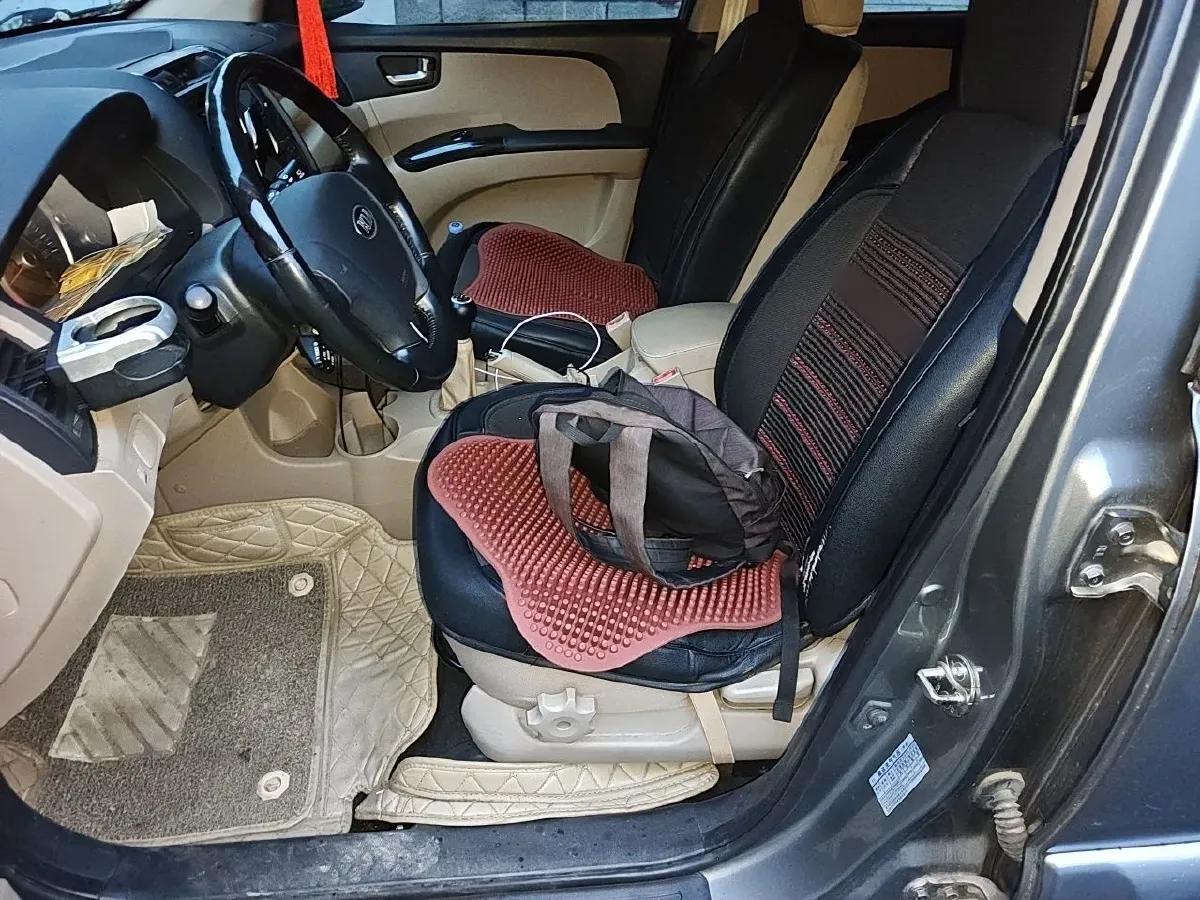 2013 Kia Sportage 2.0L 142HP L4 5MT,autocango,china used car exporter,china ev exporter,chinese used car exporter,chinese used ev exporter