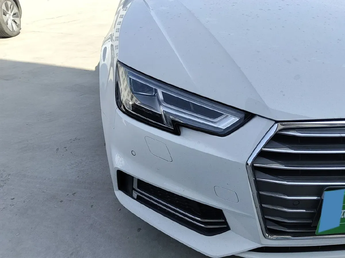 2018 Audi A4L 2.0T 190HP L4 7DCT,autocango,china used car exporter,china ev exporter,chinese used car exporter,chinese used ev exporter