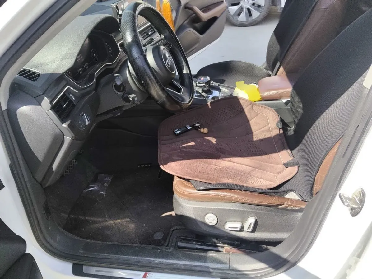 2018 Audi A4L 2.0T 190HP L4 7DCT,autocango,china used car exporter,china ev exporter,chinese used car exporter,chinese used ev exporter