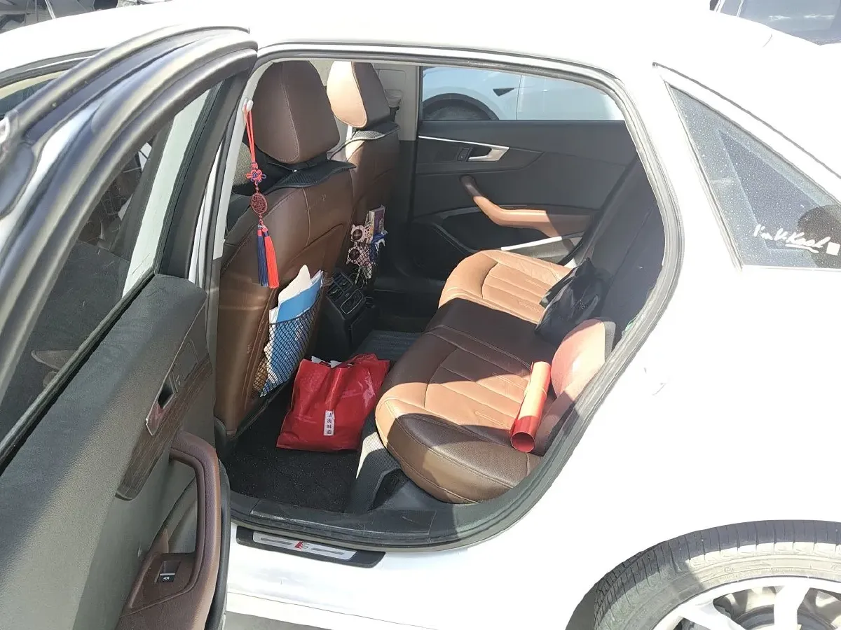 2018 Audi A4L 2.0T 190HP L4 7DCT,autocango,china used car exporter,china ev exporter,chinese used car exporter,chinese used ev exporter