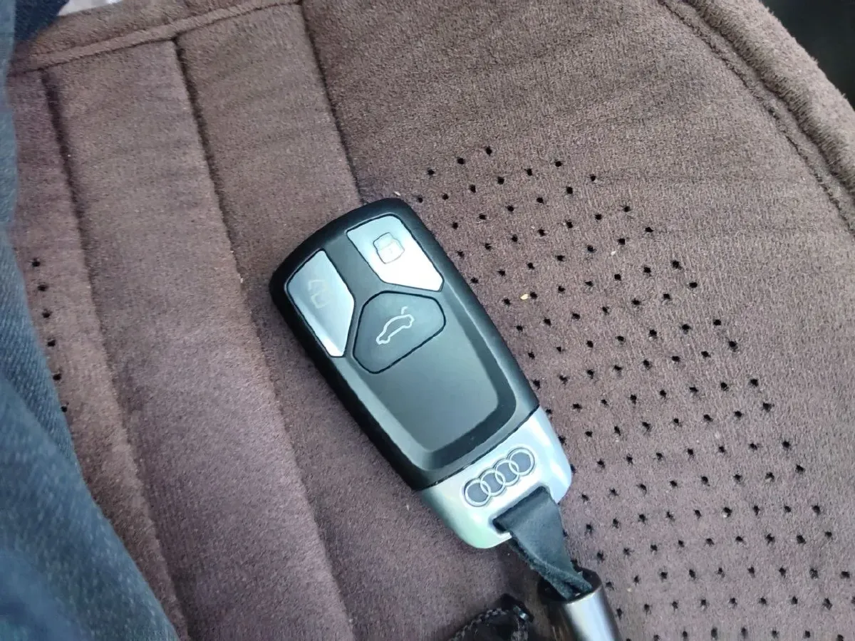 2018 Audi A4L 2.0T 190HP L4 7DCT,autocango,china used car exporter,china ev exporter,chinese used car exporter,chinese used ev exporter