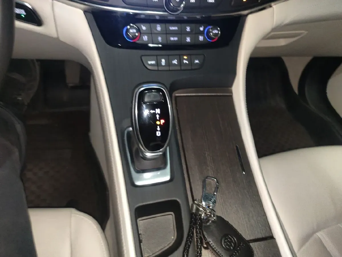 2022 HongQi HS7 2.0T 252HP L4 7DCT,autocango,china used car exporter,china ev exporter,chinese used car exporter,chinese used ev exporter