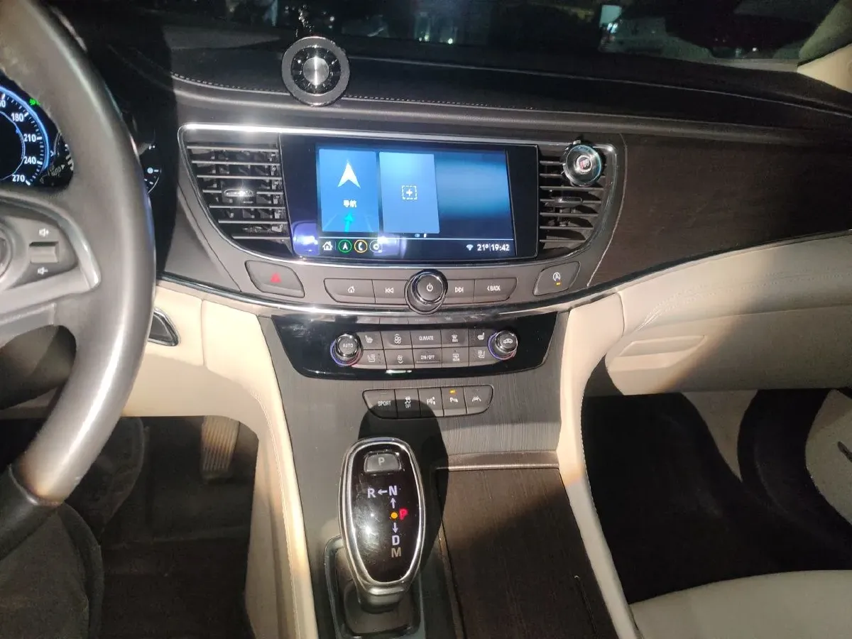 2022 HongQi HS7 2.0T 252HP L4 7DCT,autocango,china used car exporter,china ev exporter,chinese used car exporter,chinese used ev exporter