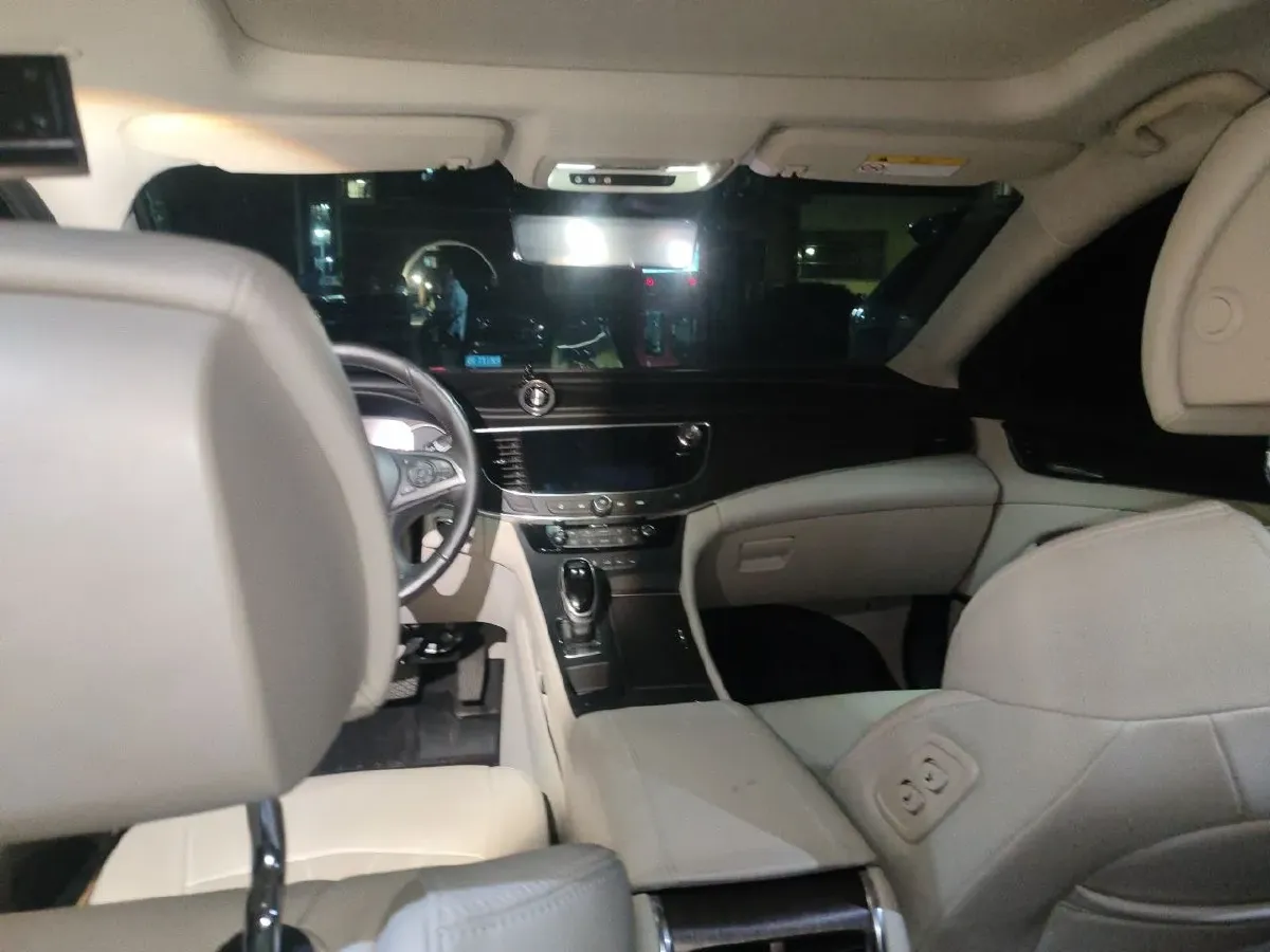 2022 HongQi HS7 2.0T 252HP L4 7DCT,autocango,china used car exporter,china ev exporter,chinese used car exporter,chinese used ev exporter