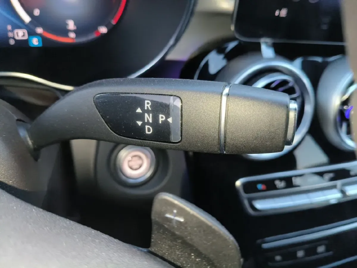 2021 Mercedes-Benz GLC Class 2.0T 197HP L4 9AT,autocango,china used car exporter,china ev exporter,chinese used car exporter,chinese used ev exporter