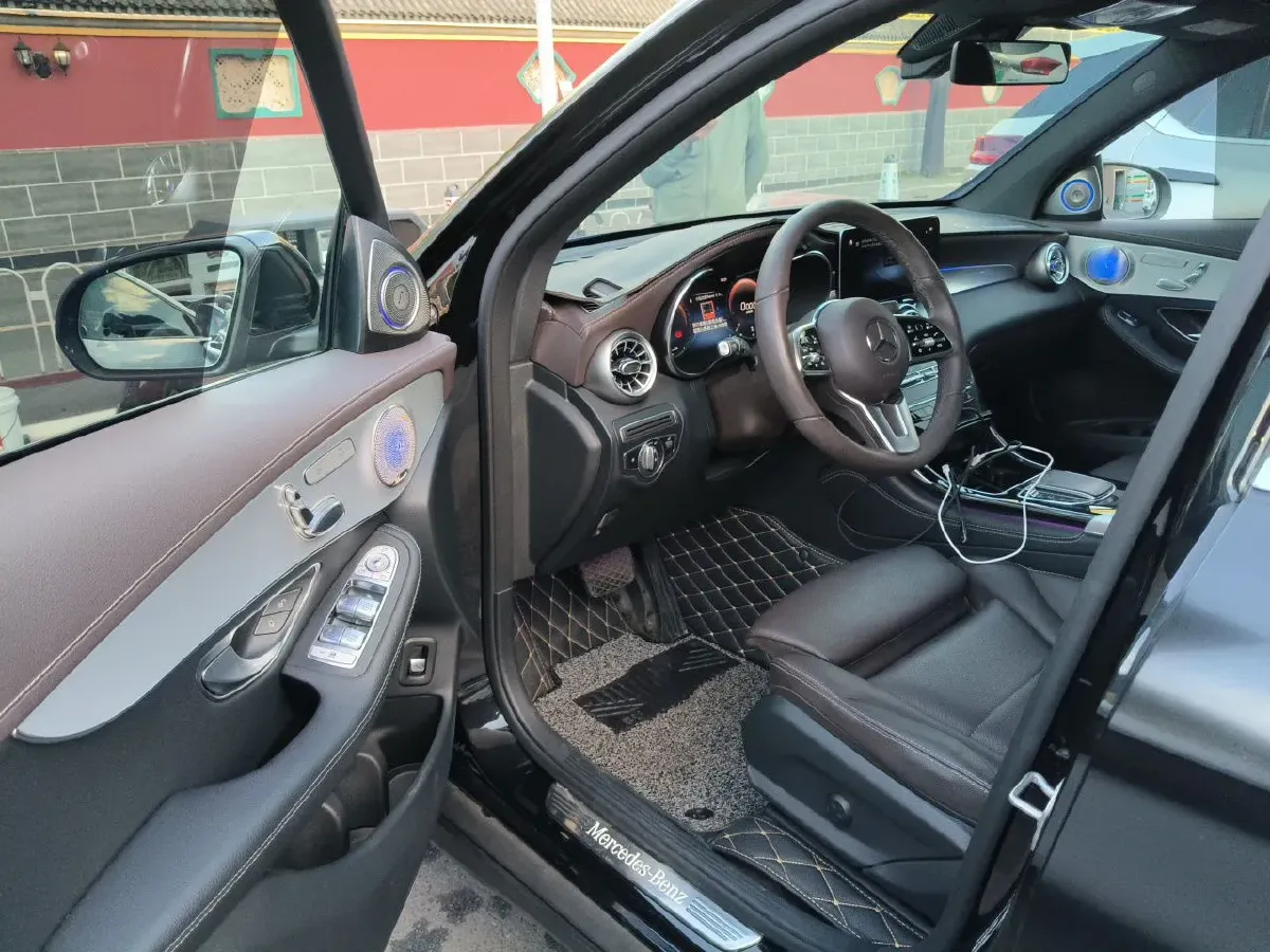 2021 Mercedes-Benz GLC Class 2.0T 197HP L4 9AT,autocango,china used car exporter,china ev exporter,chinese used car exporter,chinese used ev exporter