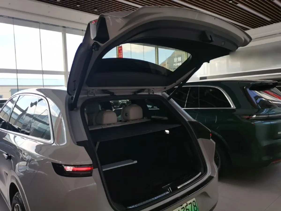 2024 Li L6 Range Extended 154HP L4 REEV 36.8KWH,autocango,china used car exporter,china ev exporter,chinese used car exporter,chinese used ev exporter