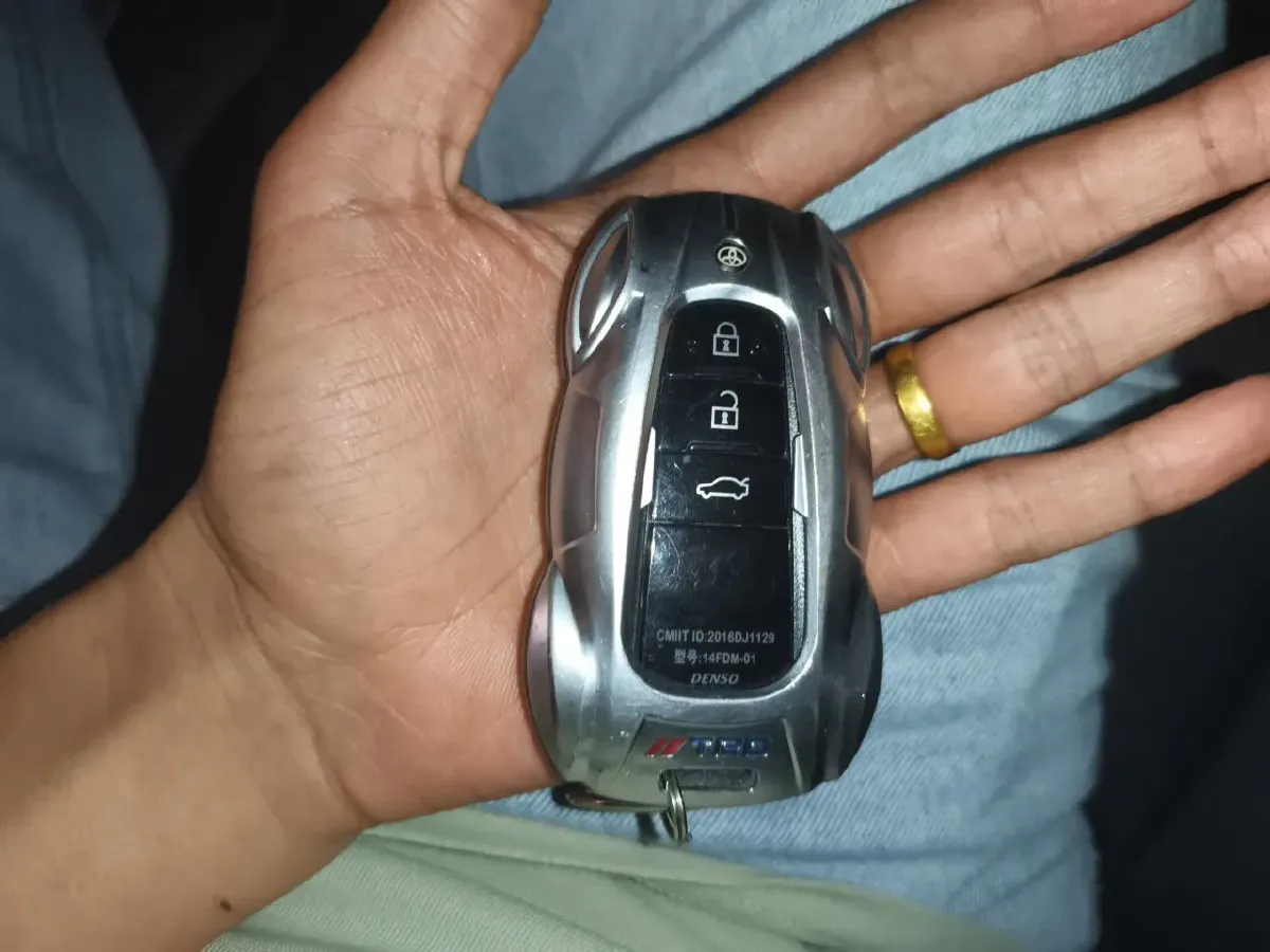 2021 Toyota Camry 2.0L 178HP L4 CVT,autocango,china used car exporter,china ev exporter,chinese used car exporter,chinese used ev exporter