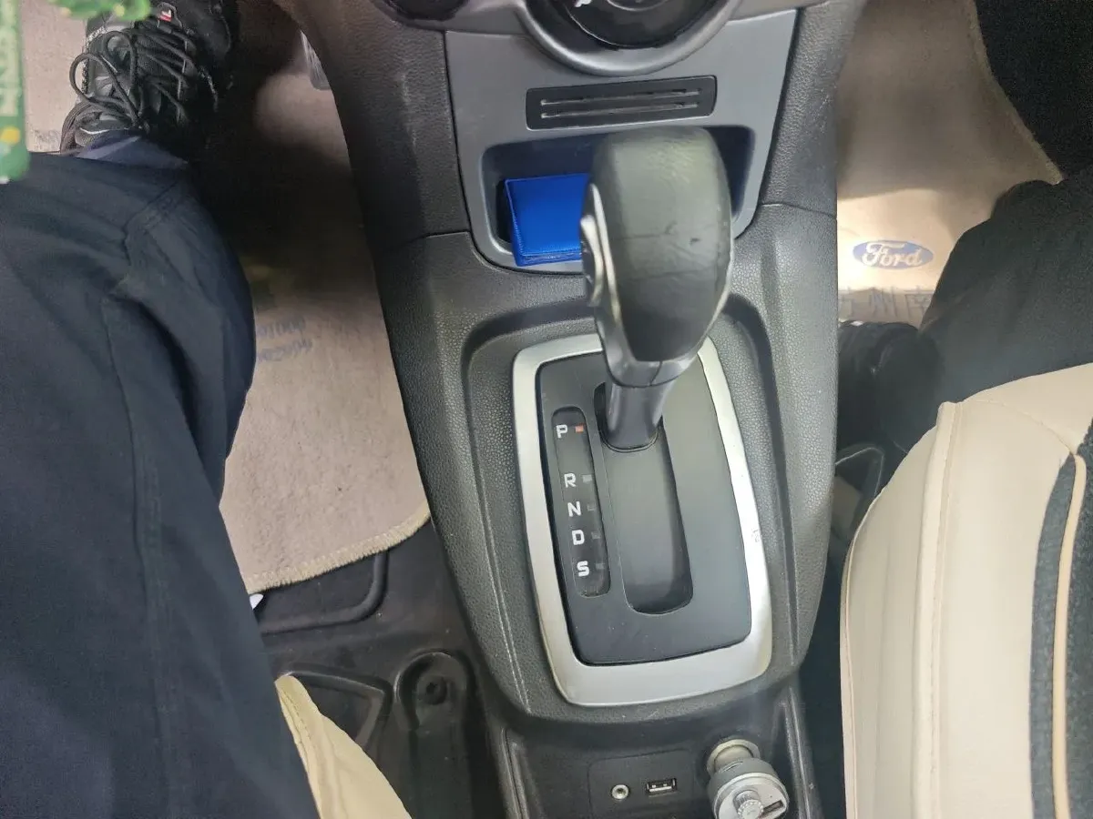 2013 Ford Fiesta 1.5L 110HP L4 6DCT,autocango,china used car exporter,china ev exporter,chinese used car exporter,chinese used ev exporter