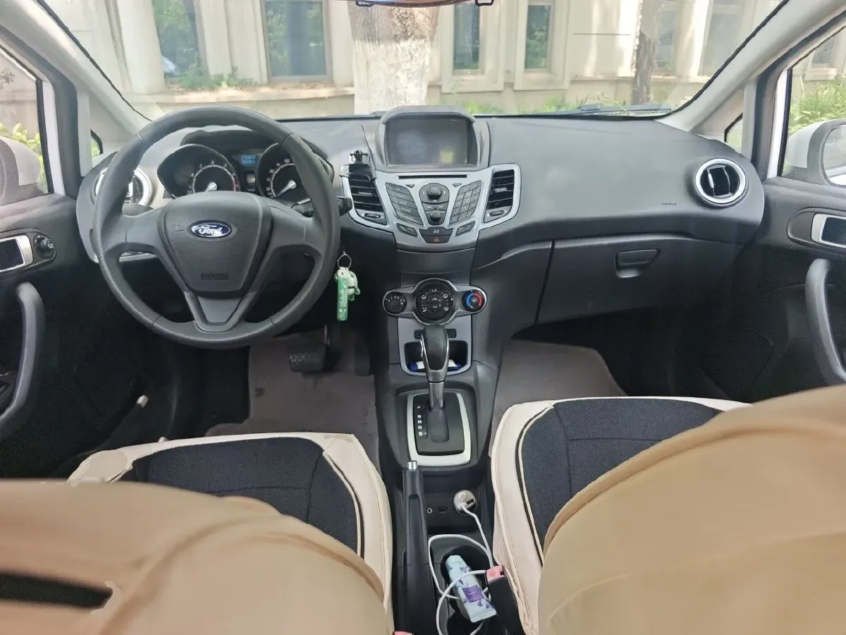 2013 Ford Fiesta 1.5L 110HP L4 6DCT,autocango,china used car exporter,china ev exporter,chinese used car exporter,chinese used ev exporter