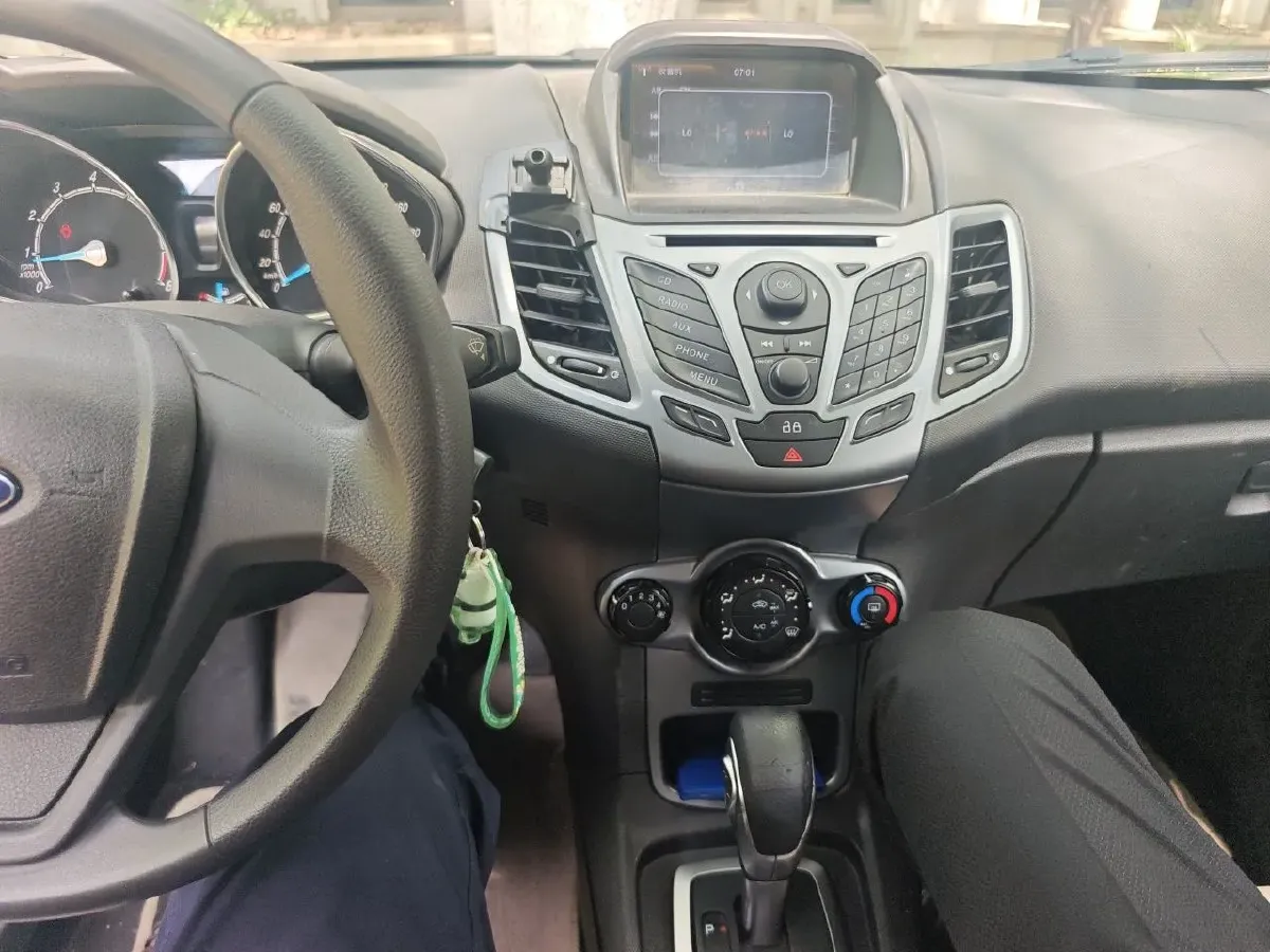 2013 Ford Fiesta 1.5L 110HP L4 6DCT,autocango,china used car exporter,china ev exporter,chinese used car exporter,chinese used ev exporter