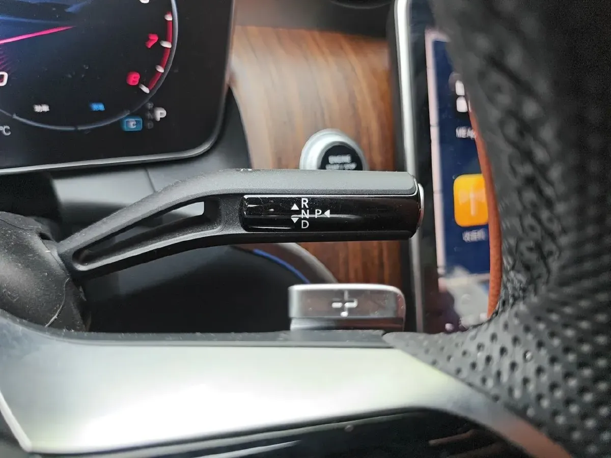 2025 Mercedes-Benz GLC Class 2.0T 258HP L4 9AT,autocango,china used car exporter,china ev exporter,chinese used car exporter,chinese used ev exporter