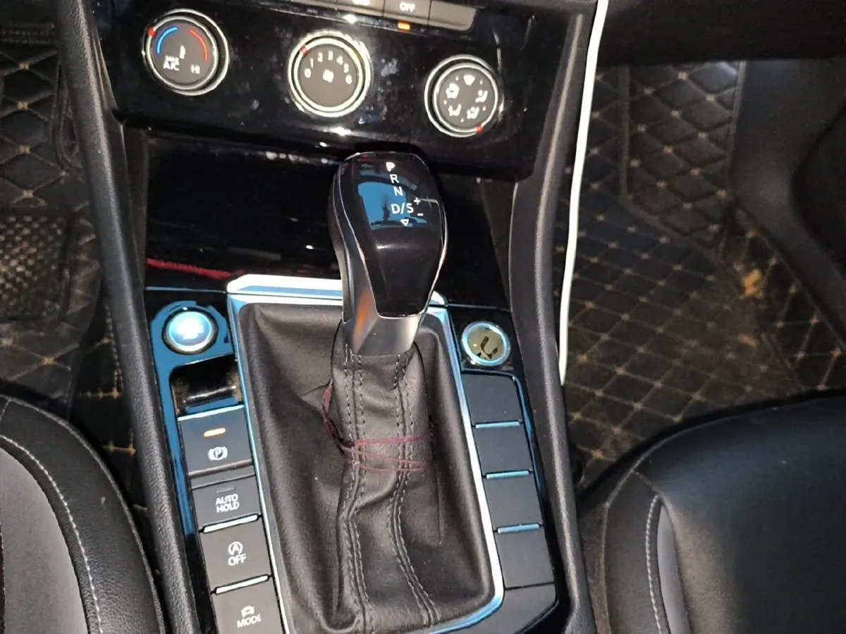 2021 Volkswagen T-Cross 1.4T 150HP L4 7DCT,autocango,china used car exporter,china ev exporter,chinese used car exporter,chinese used ev exporter