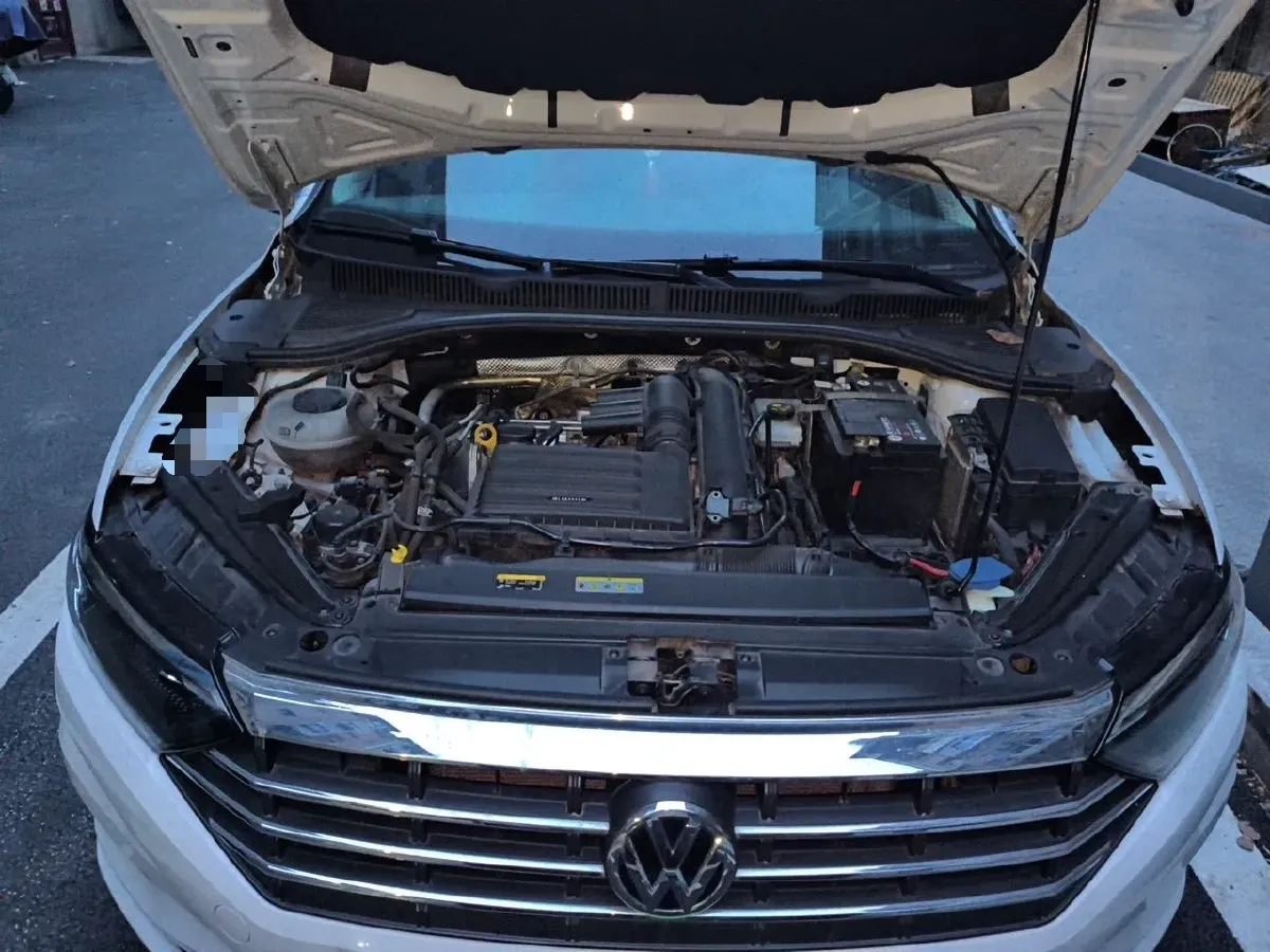 2021 Volkswagen T-Cross 1.4T 150HP L4 7DCT,autocango,china used car exporter,china ev exporter,chinese used car exporter,chinese used ev exporter