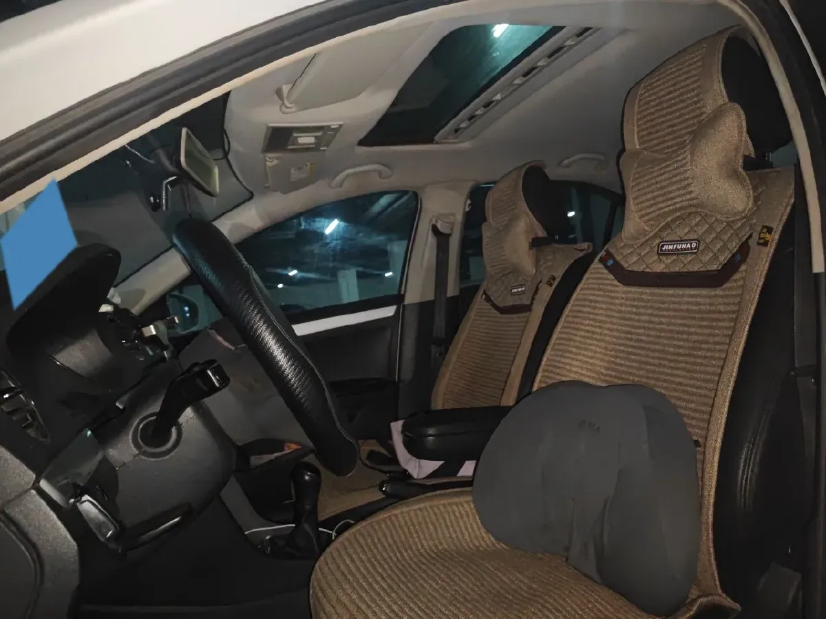 2015 Volkswagen Jetta 1.6L 110HP L4 5MT,autocango,china used car exporter,china ev exporter,chinese used car exporter,chinese used ev exporter