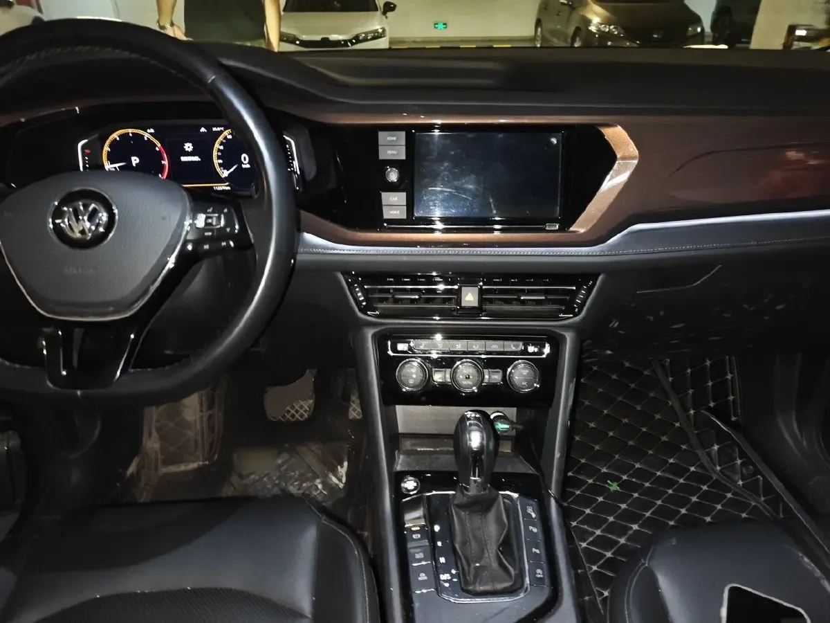 2019 Skoda Kodiak 2.0T 186HP L4 7DCT,autocango,china used car exporter,china ev exporter,chinese used car exporter,chinese used ev exporter