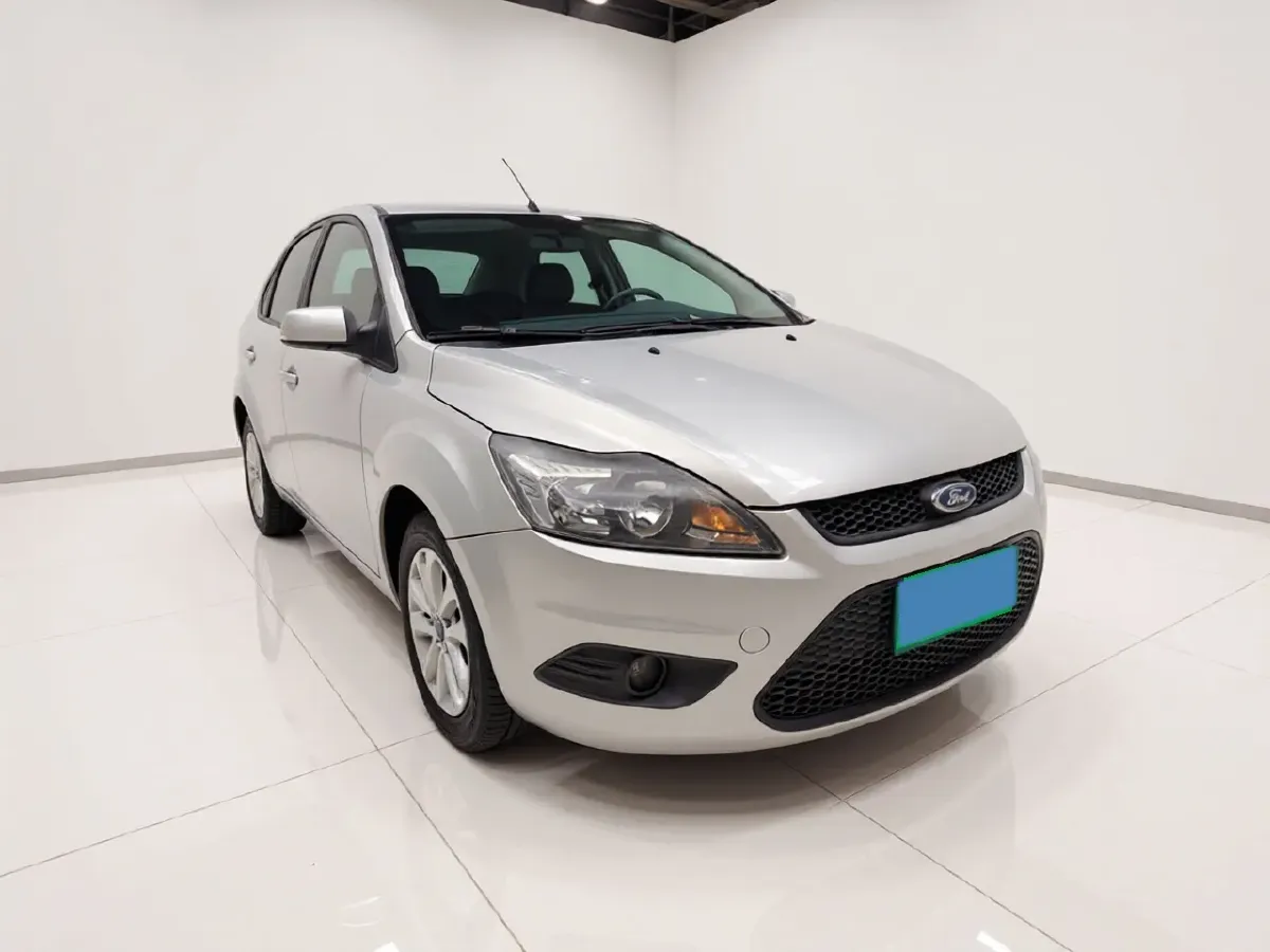 2013 Ford Focus 1.8L 124HP L4 4AT,autocango,china used car exporter,china ev exporter,chinese used car exporter,chinese used ev exporter