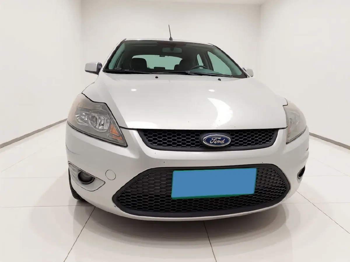 2013 Ford Focus 1.8L 124HP L4 4AT,autocango,china used car exporter,china ev exporter,chinese used car exporter,chinese used ev exporter