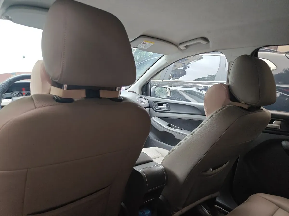 2013 Ford Focus 1.8L 124HP L4 4AT,autocango,china used car exporter,china ev exporter,chinese used car exporter,chinese used ev exporter