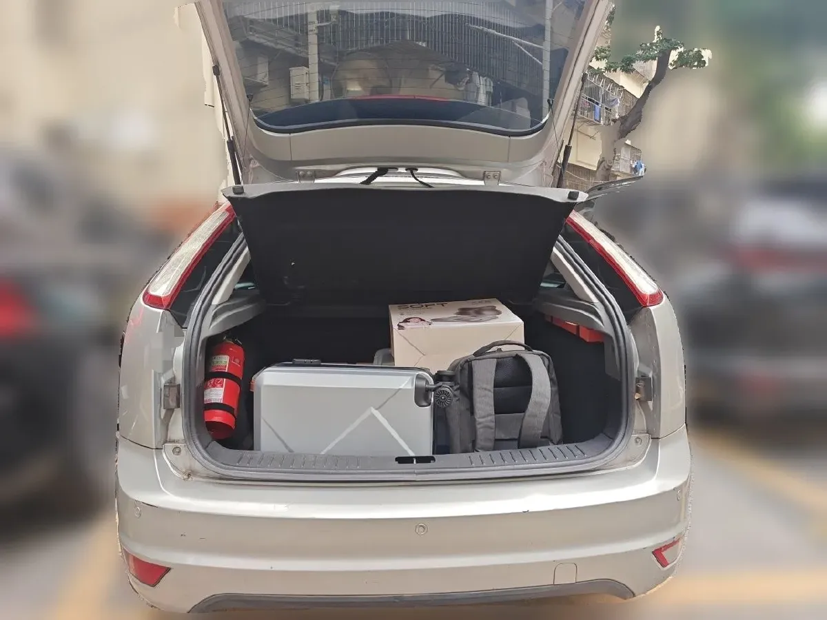 2013 Ford Focus 1.8L 124HP L4 4AT,autocango,china used car exporter,china ev exporter,chinese used car exporter,chinese used ev exporter