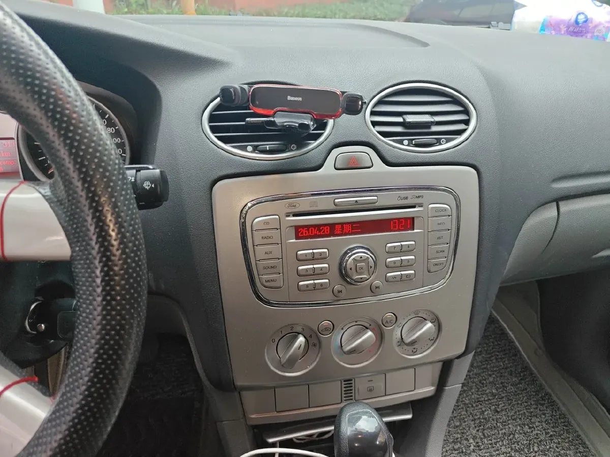 2013 Ford Focus 1.8L 124HP L4 4AT,autocango,china used car exporter,china ev exporter,chinese used car exporter,chinese used ev exporter