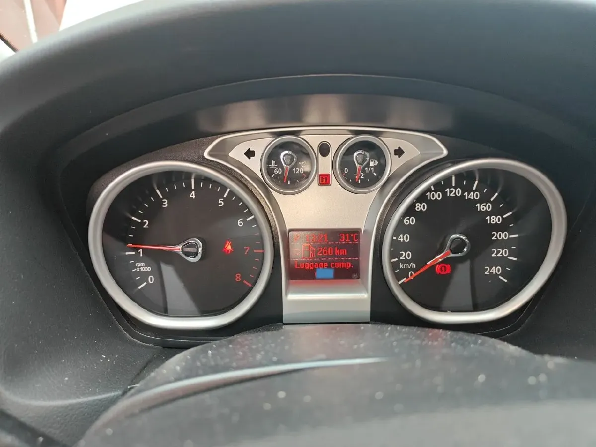 2013 Ford Focus 1.8L 124HP L4 4AT,autocango,china used car exporter,china ev exporter,chinese used car exporter,chinese used ev exporter