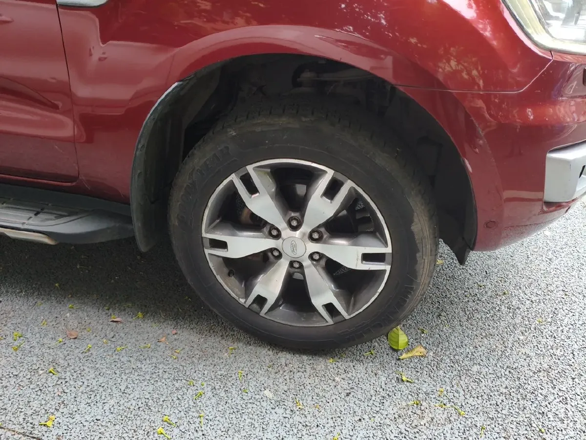 2016 Ford Everest 2.0T 245HP L4 6AT,autocango,china used car exporter,china ev exporter,chinese used car exporter,chinese used ev exporter