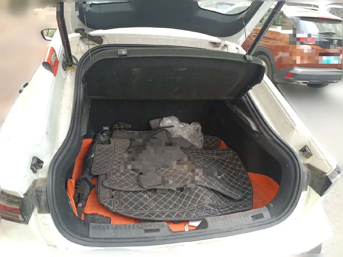 2024 ChangAn UNI-V iDD 1.5L 110HP L4 E-CVT PHEV 18.99KWH,autocango,china used car exporter,china ev exporter,chinese used car exporter,chinese used ev exporter