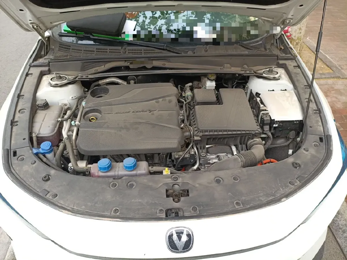 2024 ChangAn UNI-V iDD 1.5L 110HP L4 E-CVT PHEV 18.99KWH,autocango,china used car exporter,china ev exporter,chinese used car exporter,chinese used ev exporter