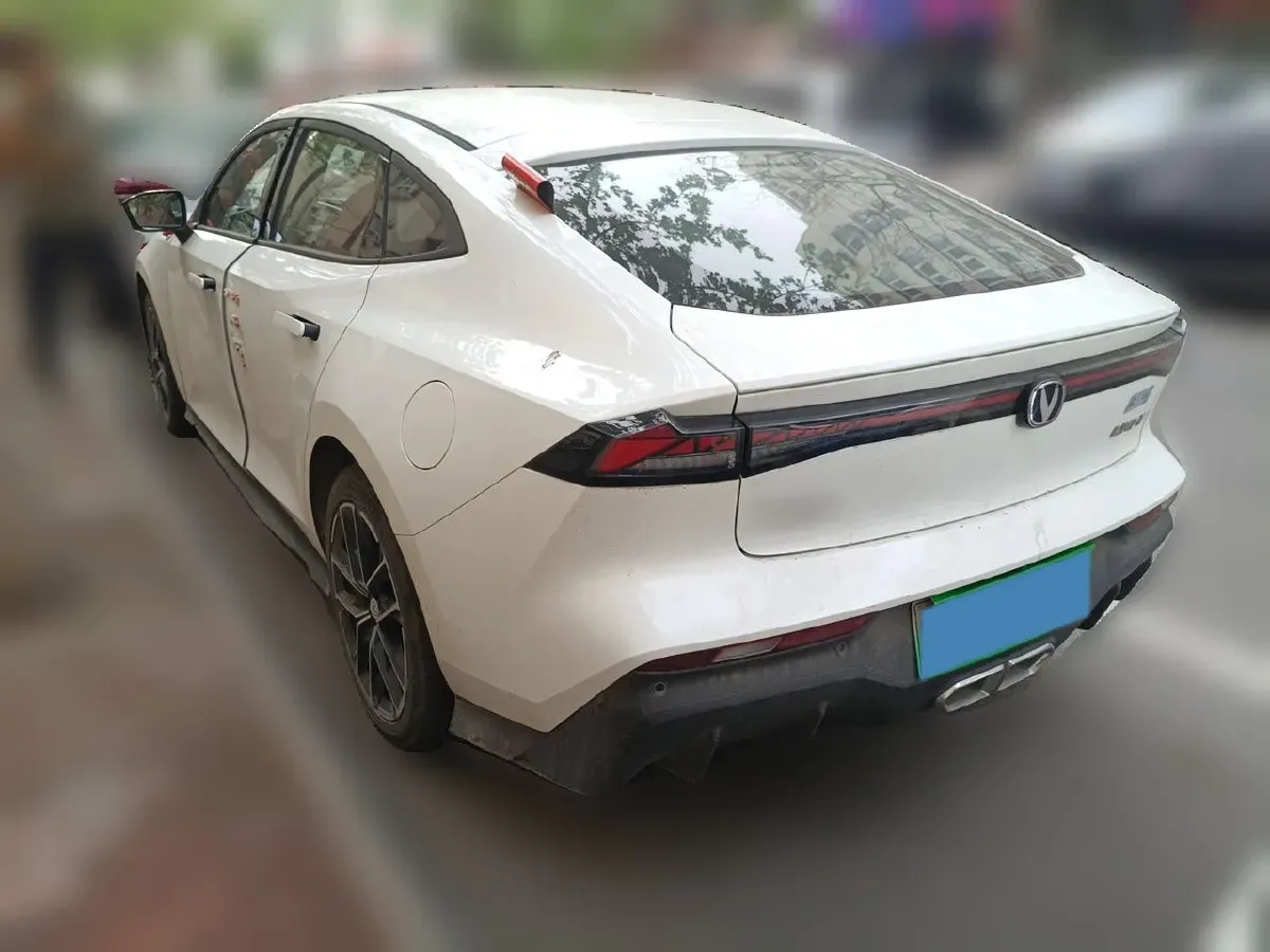 2024 ChangAn UNI-V iDD 1.5L 110HP L4 E-CVT PHEV 18.99KWH,autocango,china used car exporter,china ev exporter,chinese used car exporter,chinese used ev exporter