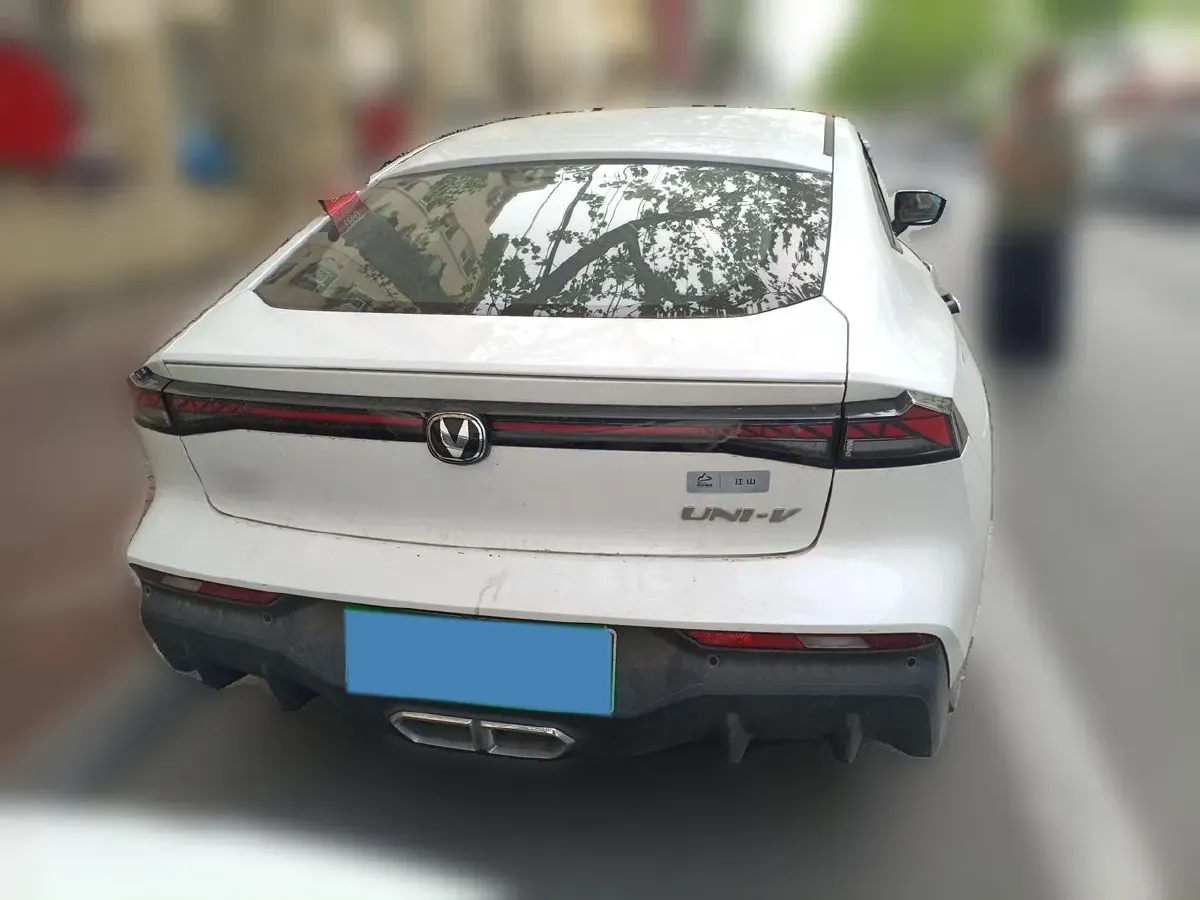 2024 ChangAn UNI-V iDD 1.5L 110HP L4 E-CVT PHEV 18.99KWH,autocango,china used car exporter,china ev exporter,chinese used car exporter,chinese used ev exporter