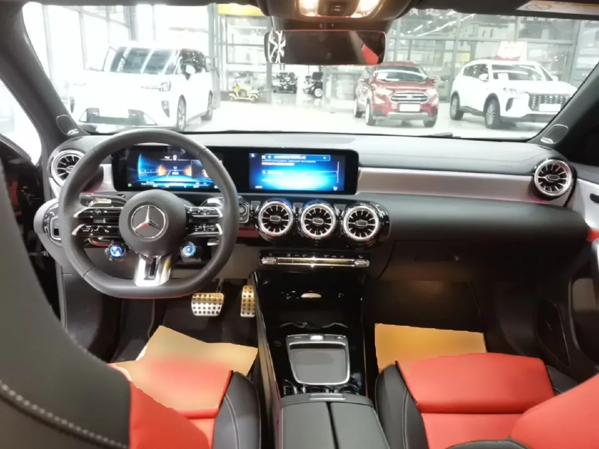 2024 Mercedes-Benz A AMG 2.0T 306HP L4 8DCT,autocango,china used car exporter,china ev exporter,chinese used car exporter,chinese used ev exporter