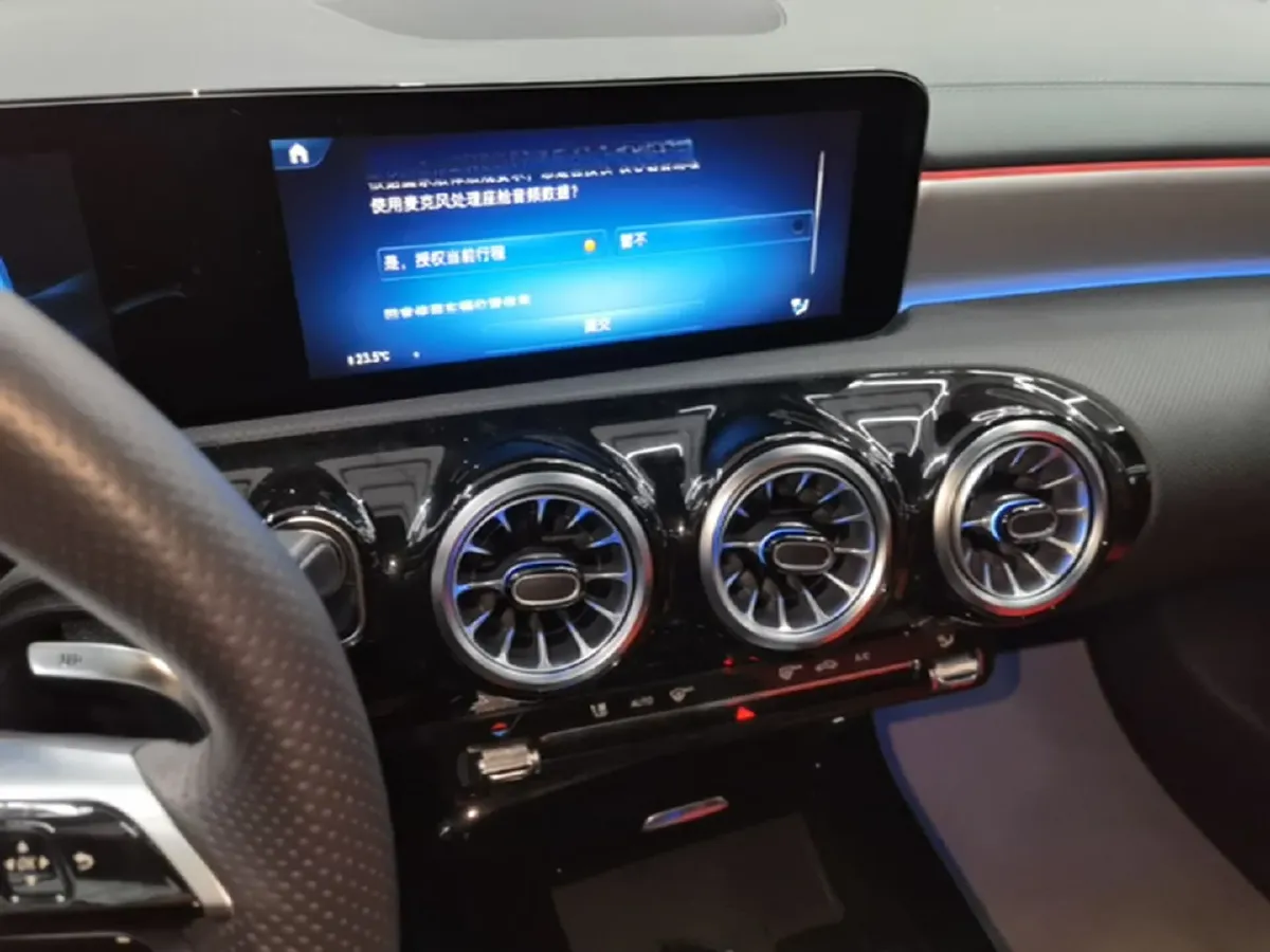 2024 Mercedes-Benz A AMG 2.0T 306HP L4 8DCT,autocango,china used car exporter,china ev exporter,chinese used car exporter,chinese used ev exporter