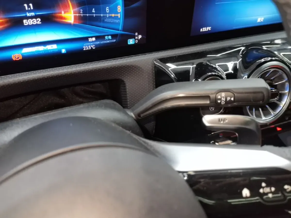 2024 Mercedes-Benz A AMG 2.0T 306HP L4 8DCT,autocango,china used car exporter,china ev exporter,chinese used car exporter,chinese used ev exporter