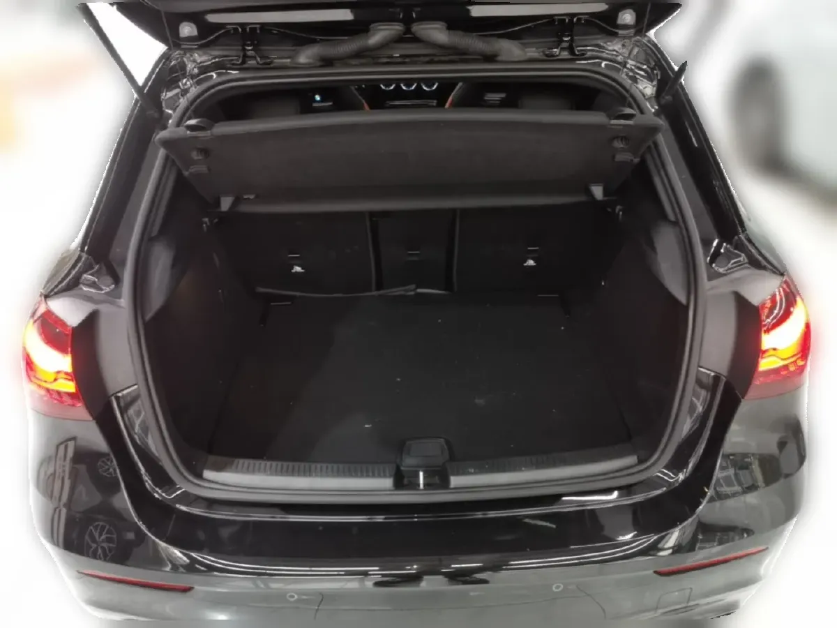 2024 Mercedes-Benz A AMG 2.0T 306HP L4 8DCT,autocango,china used car exporter,china ev exporter,chinese used car exporter,chinese used ev exporter