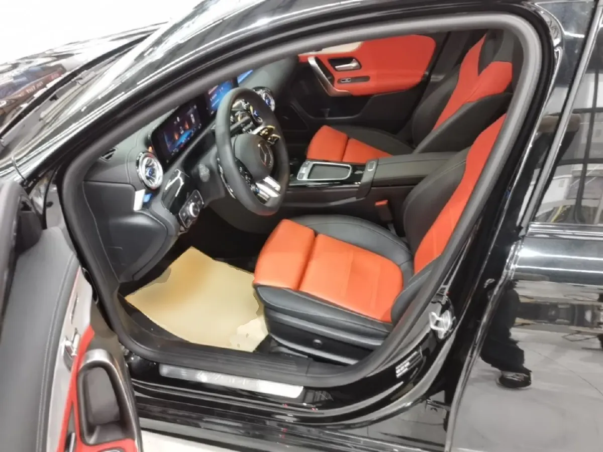 2024 Mercedes-Benz A AMG 2.0T 306HP L4 8DCT,autocango,china used car exporter,china ev exporter,chinese used car exporter,chinese used ev exporter