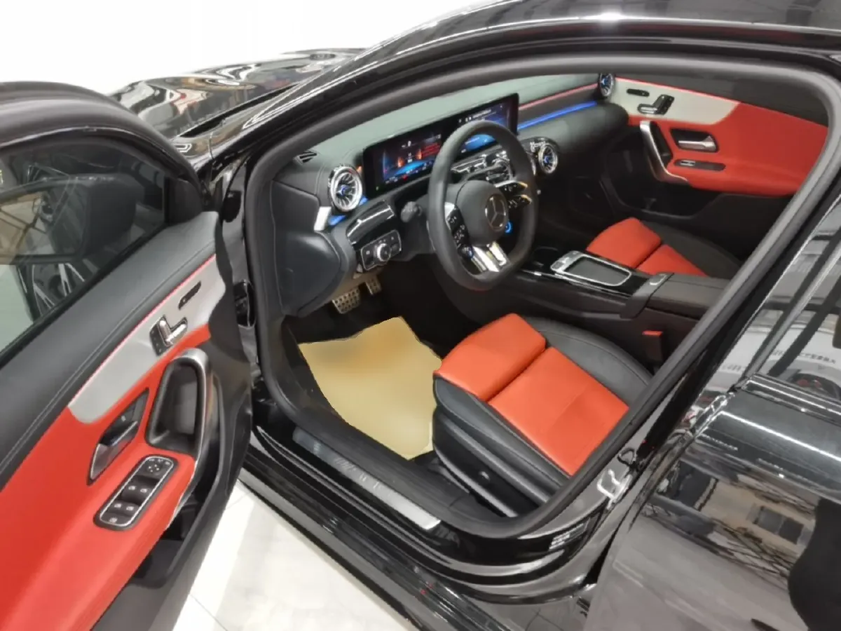 2024 Mercedes-Benz A AMG 2.0T 306HP L4 8DCT,autocango,china used car exporter,china ev exporter,chinese used car exporter,chinese used ev exporter